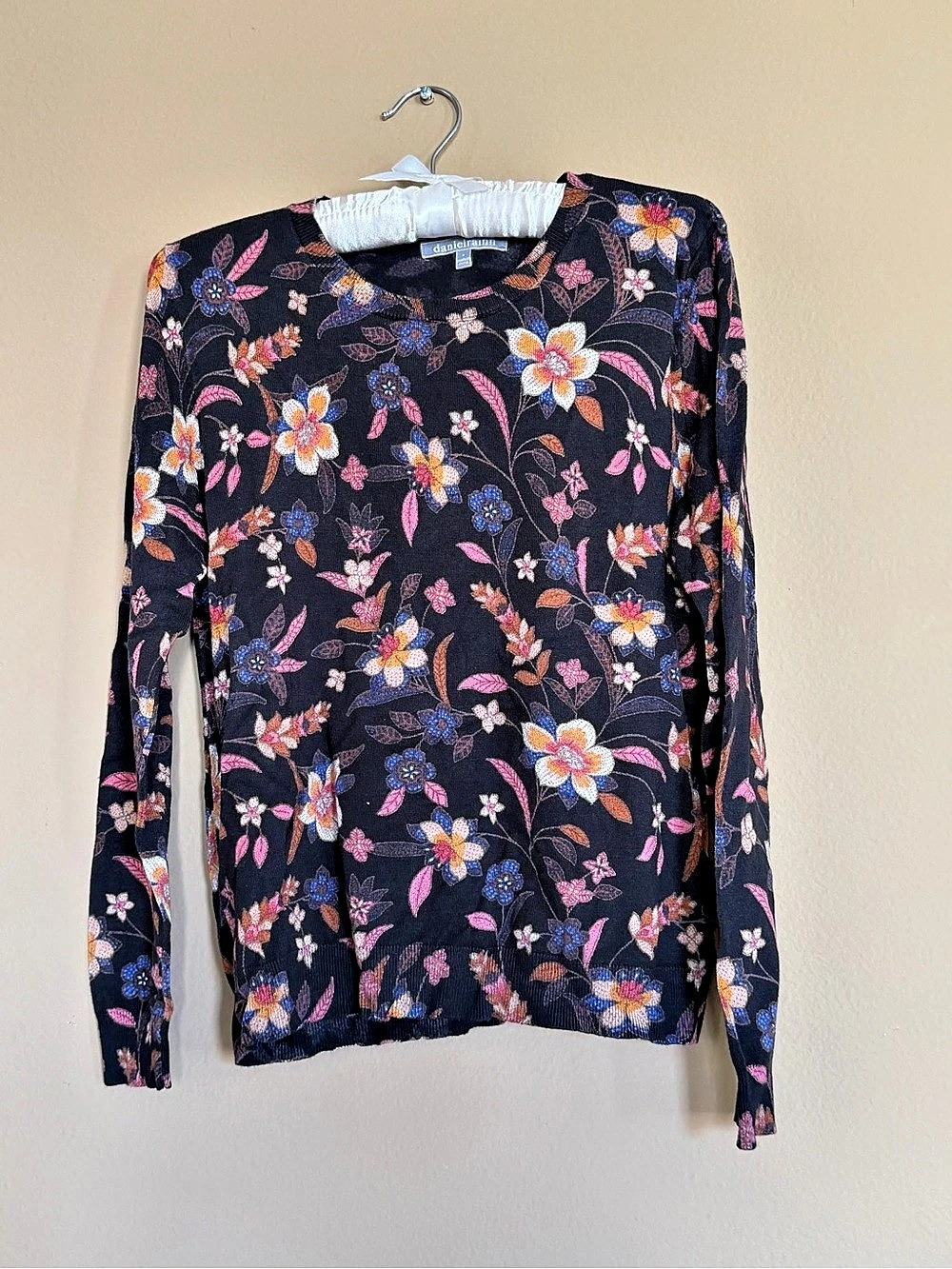 Daniel Rainn Floral Long Sleeve Top in Black Size Medium